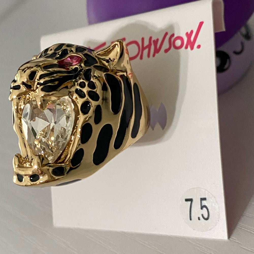 Betsy Johnson Cheetah gem ring 7.5, brand new